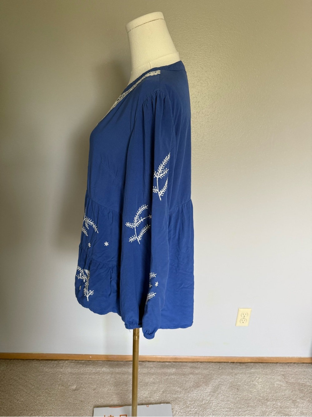 Luna Moon Anthropologie Women's Blue Embroidered Tunic Blouse - Boho V-Neck - Picture 5 of 9